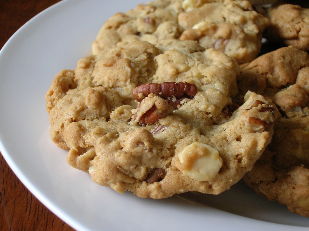 Cookies: White Chocolate Pecan